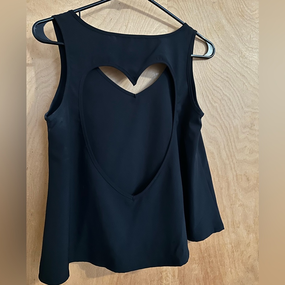 AKIRA Heart Cut Out Black Top